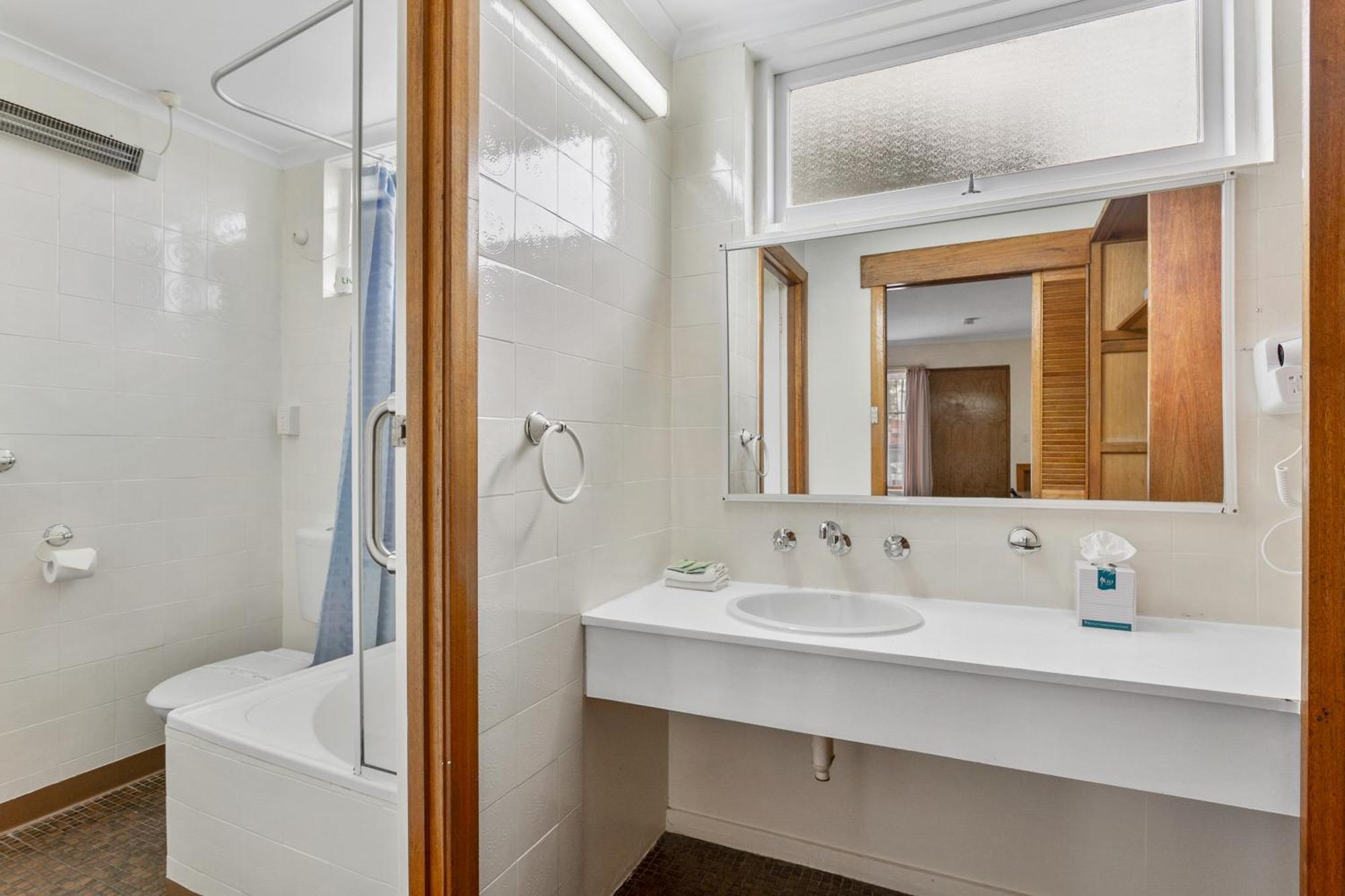 Martin Cash Motel Hobart Room photo